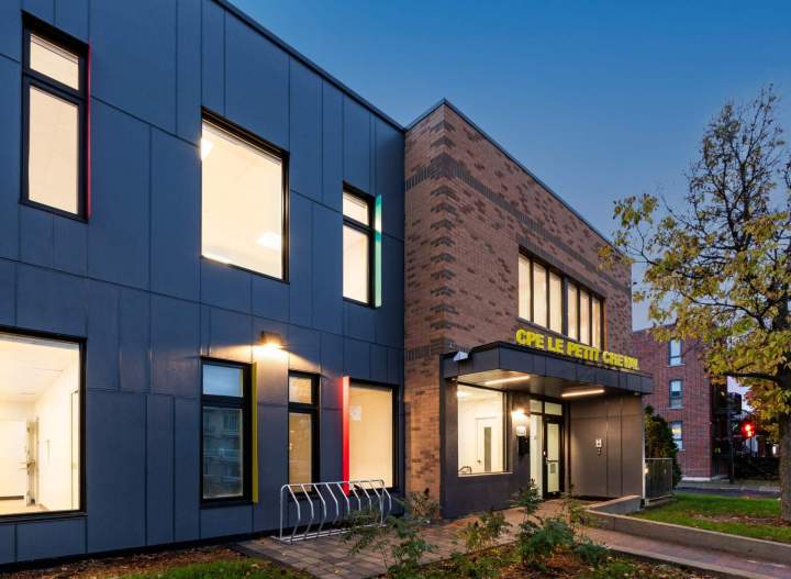 Enseigne le petit cheval Montréal